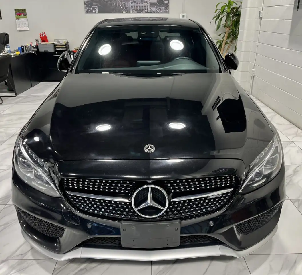 Mercedes-Benz C-Class снимка Mercedes-Benz C-Class