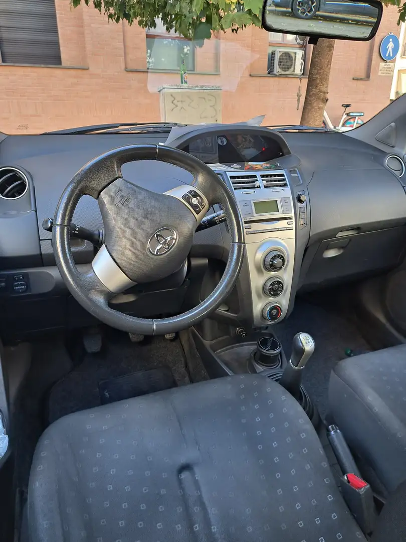 Toyota Yaris 5p 1.0 Sol Nero - 2