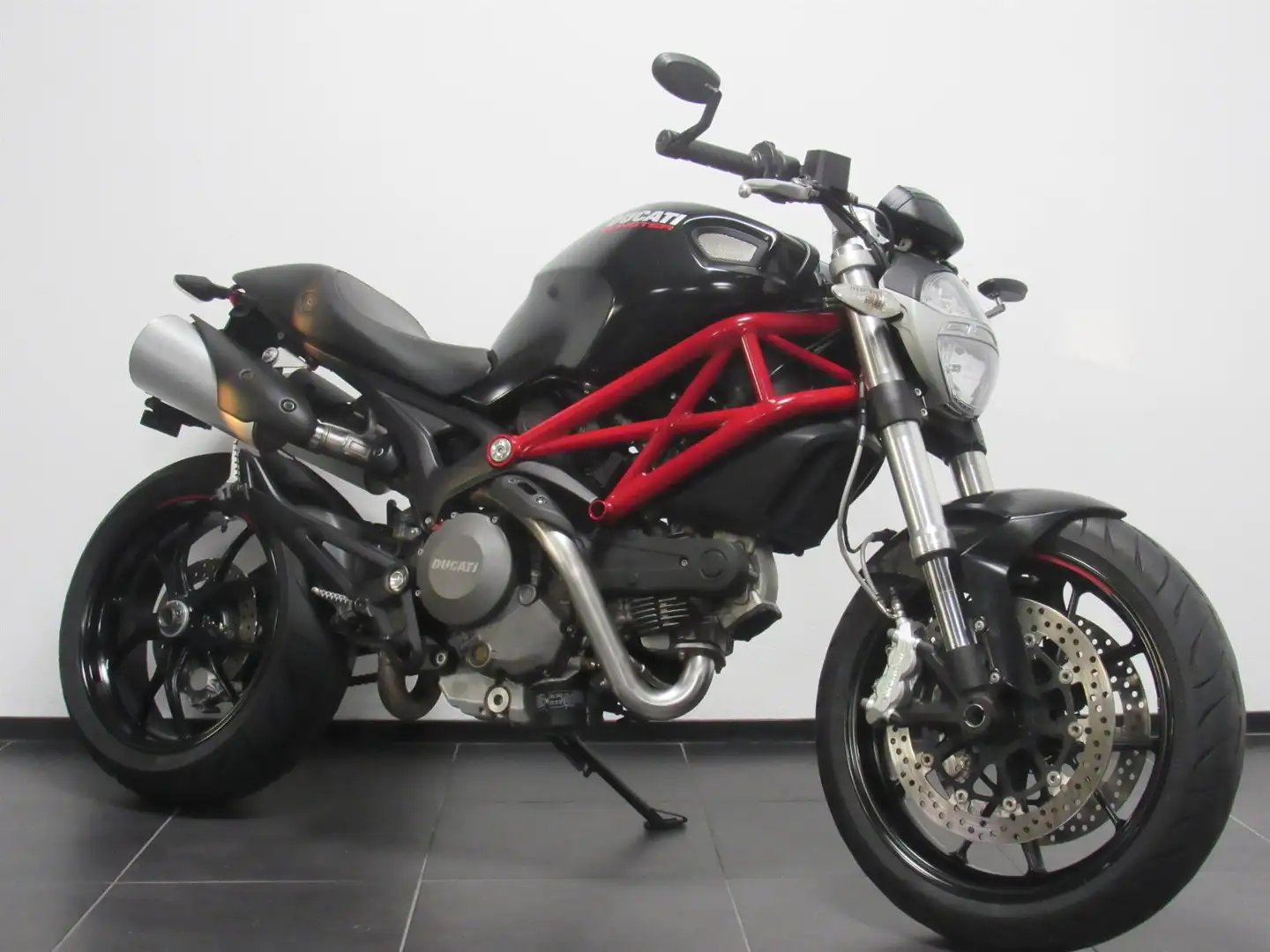 Ducati Monster 796 Černá - 2