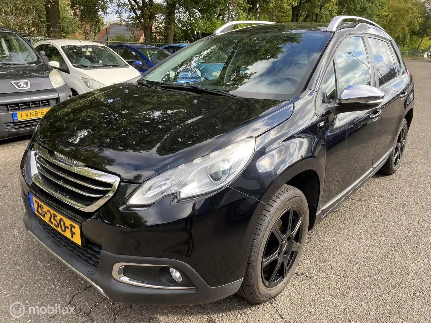 Peugeot 2008 1.2 PureTech Allure 143.DKM ECC CRUISE PDC TREKHAA Zwart - 2