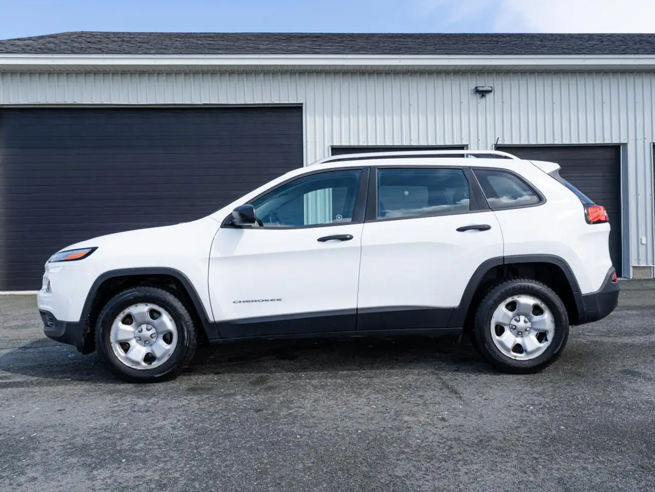 Jeep Cherokee снимка Jeep Cherokee