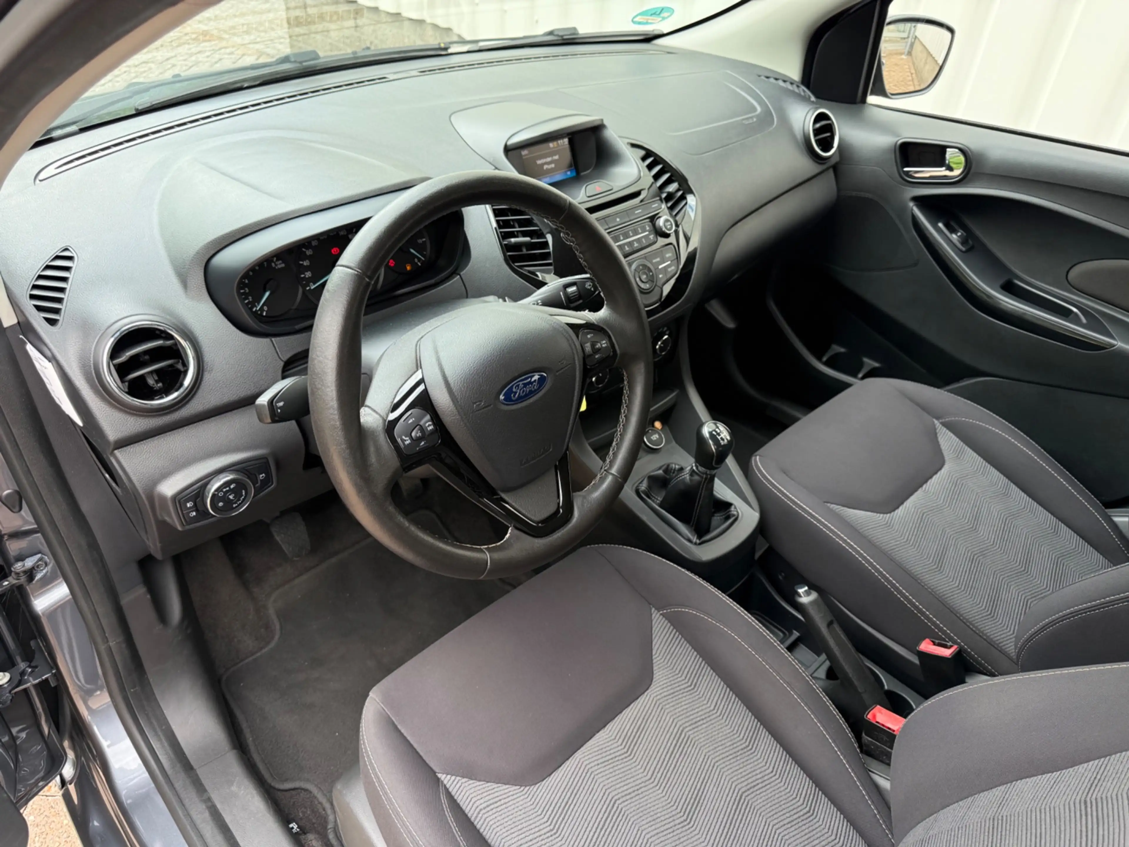 Ford Ka/Ka+ 1.2 Trend Ultimate, Airco, PDC, Bluetooth, Dealer — photo 33