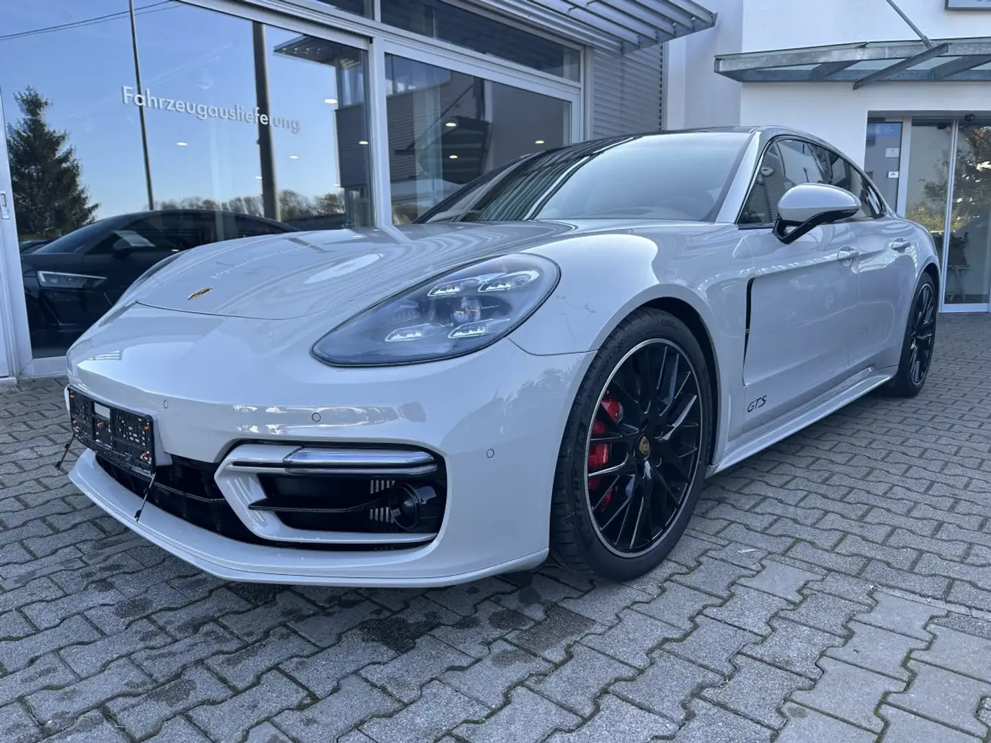 Porsche Panamera GTS 4.0 SPORTABGAS*PANO*HEAD-UP Weiß - 2