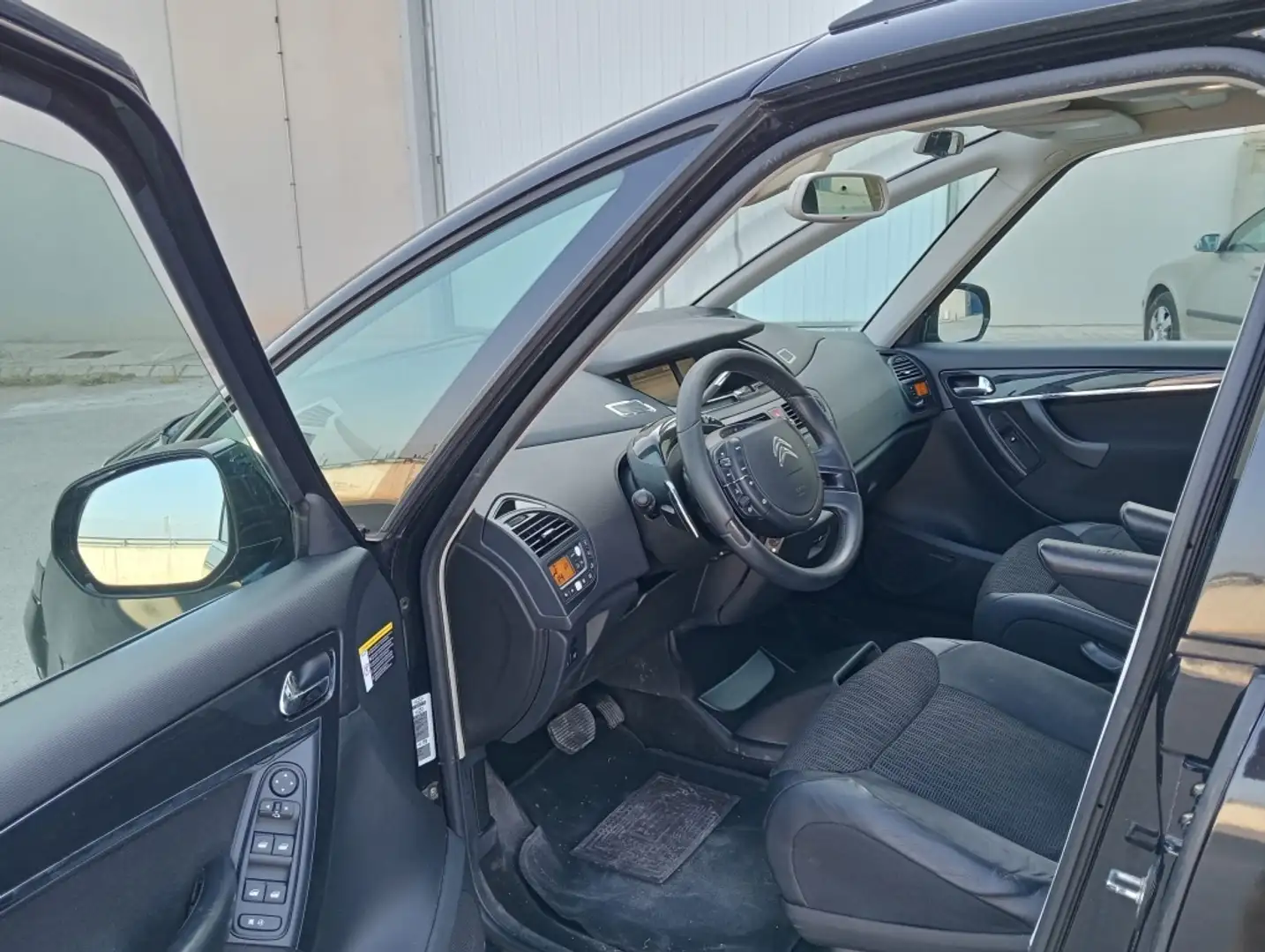 Citroen C4 Grand Picasso 1.6e-HDI Business CMP SST Schwarz - 2