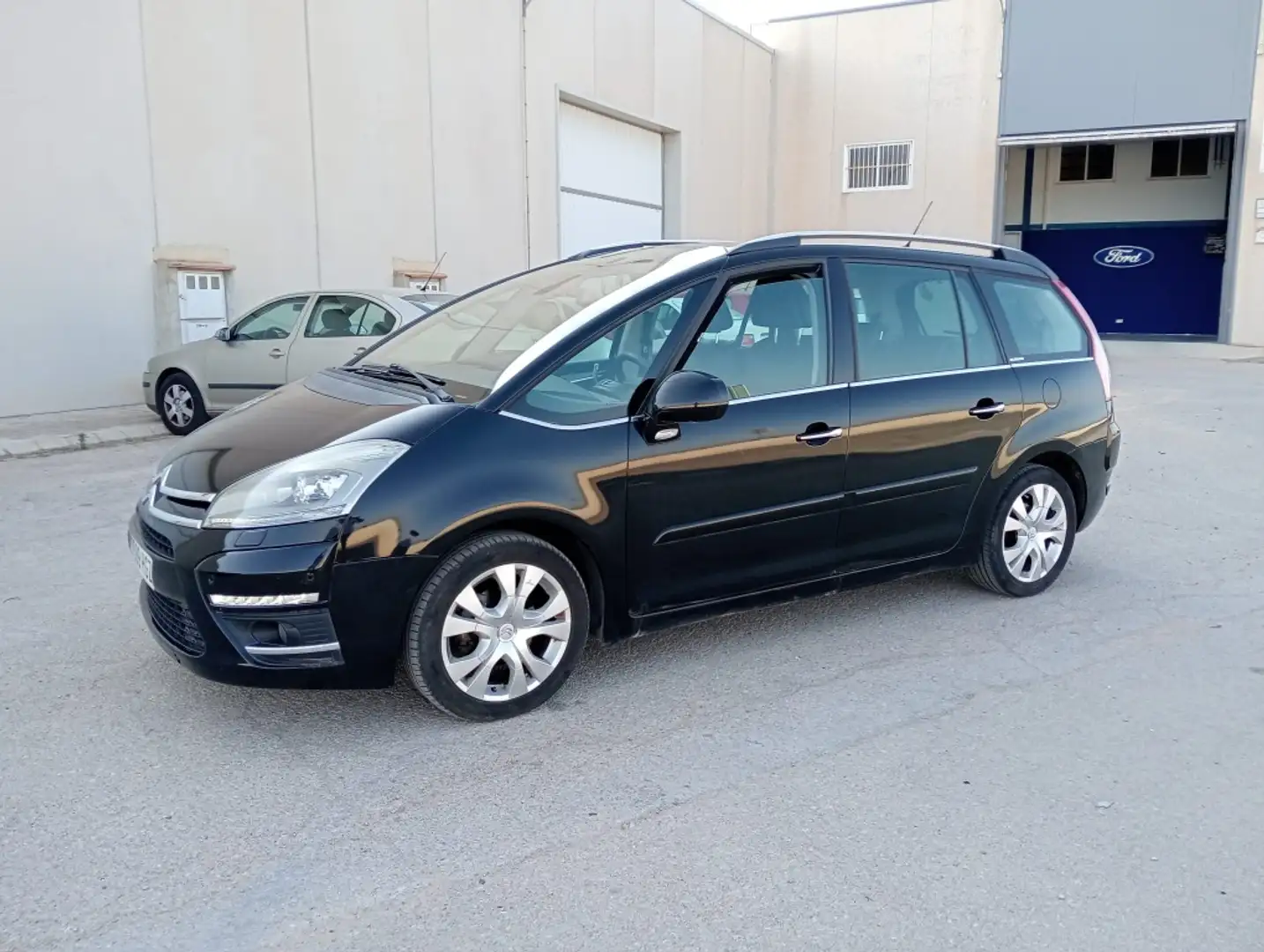 Citroen C4 Grand Picasso 1.6e-HDI Business CMP SST Schwarz - 1
