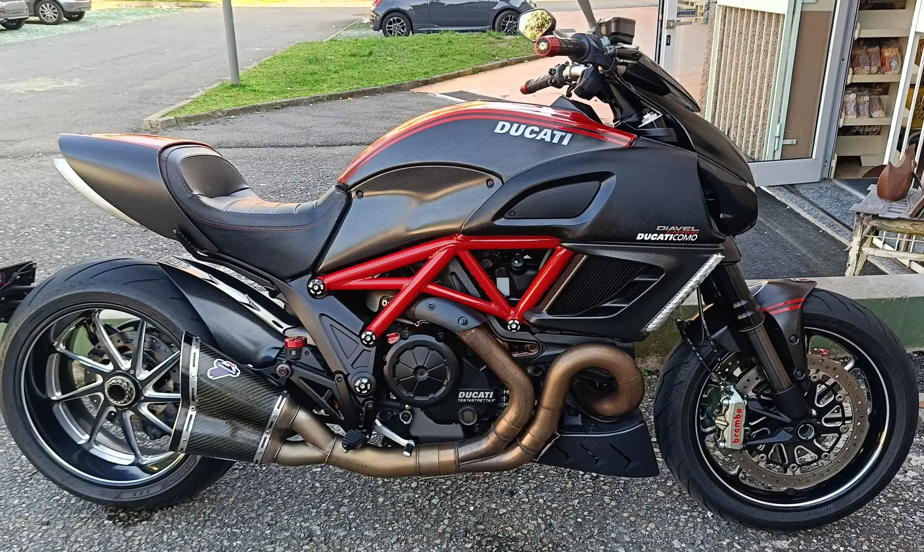 Ducati Diavel Carbon Red Roşu - 1