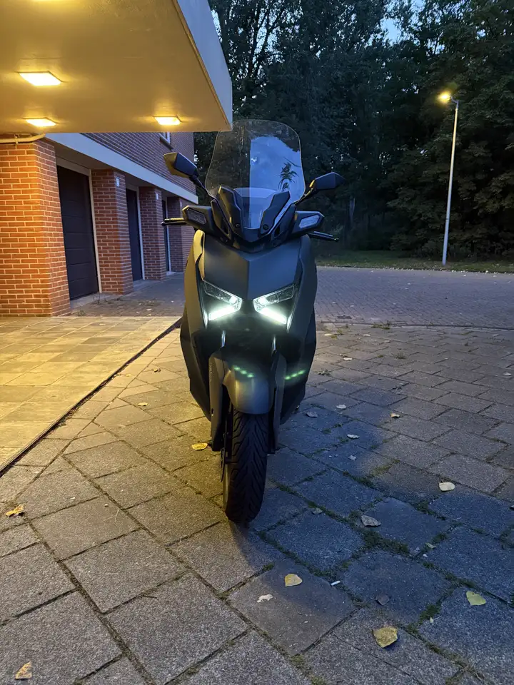 Yamaha X-Max 300