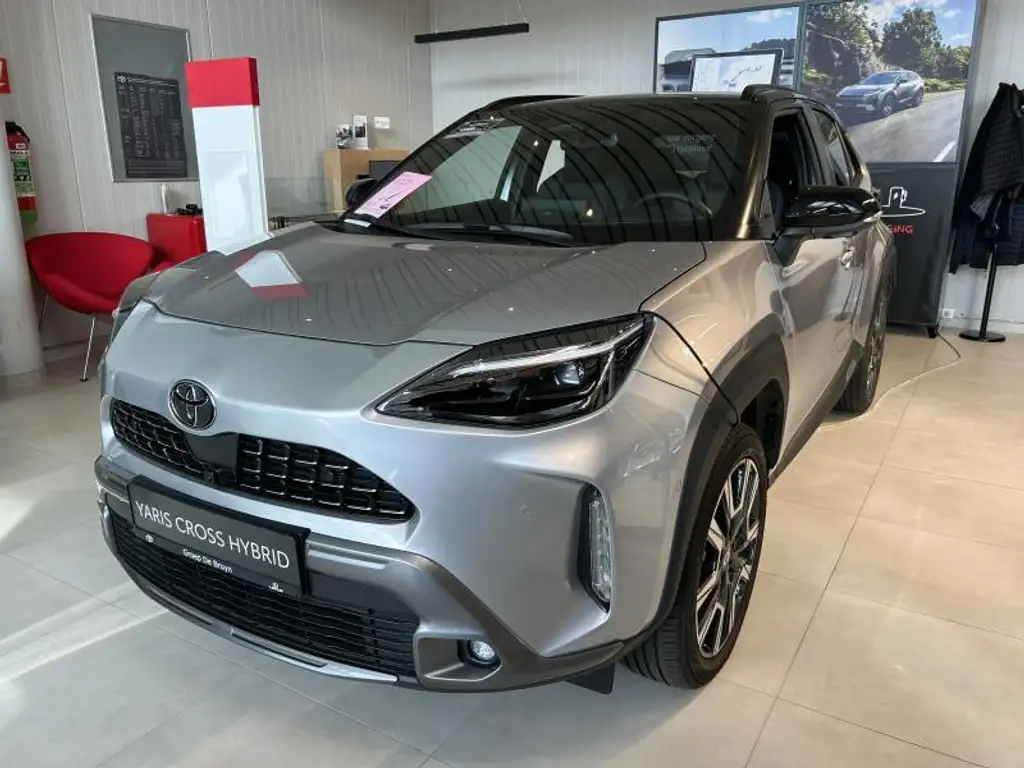 Toyota Yaris Cross 2025 из Европы — купить под ключ