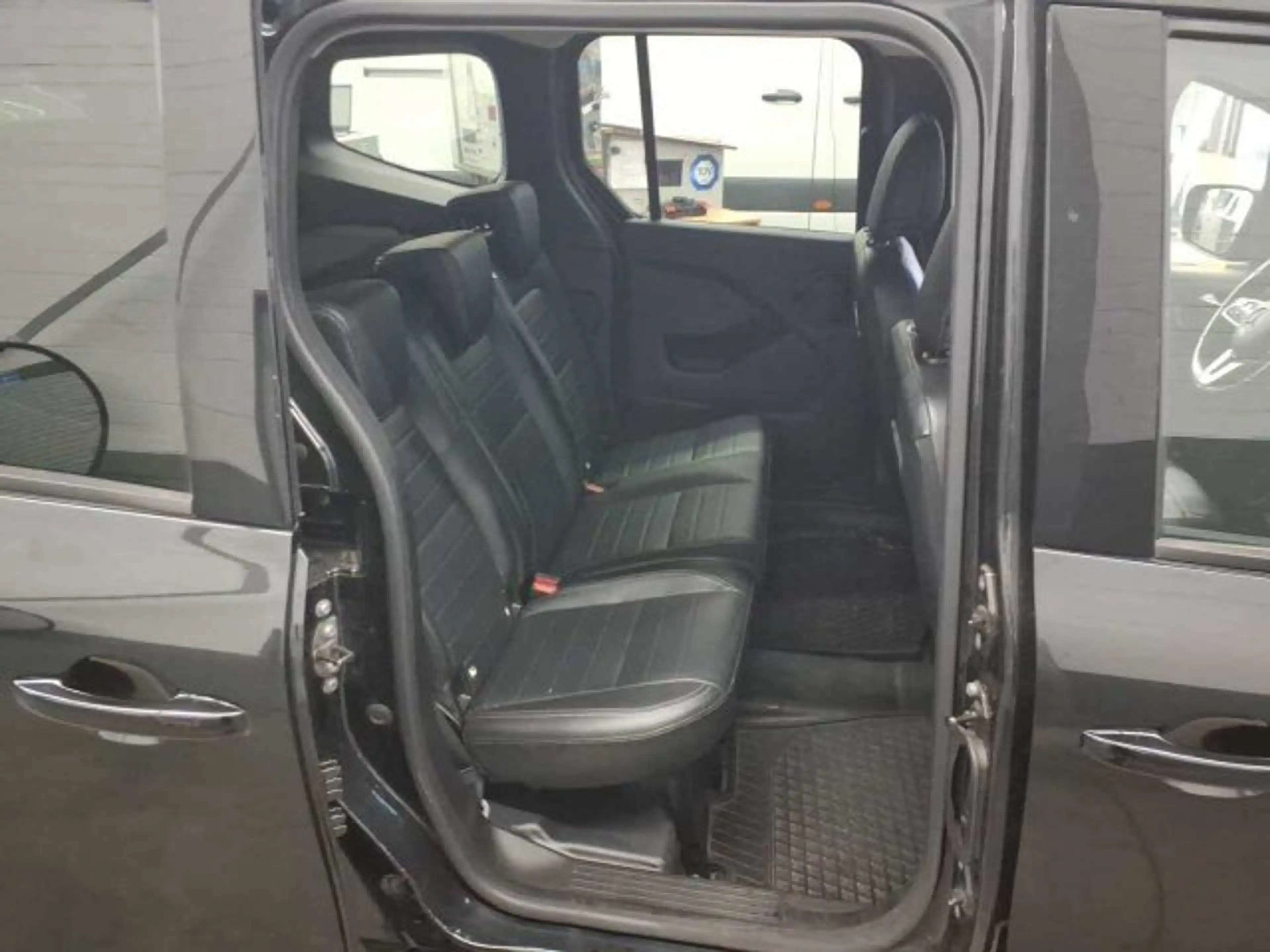 Mercedes-Benz T-Class 160d STYLE/Klima/ Automatik — photo 6