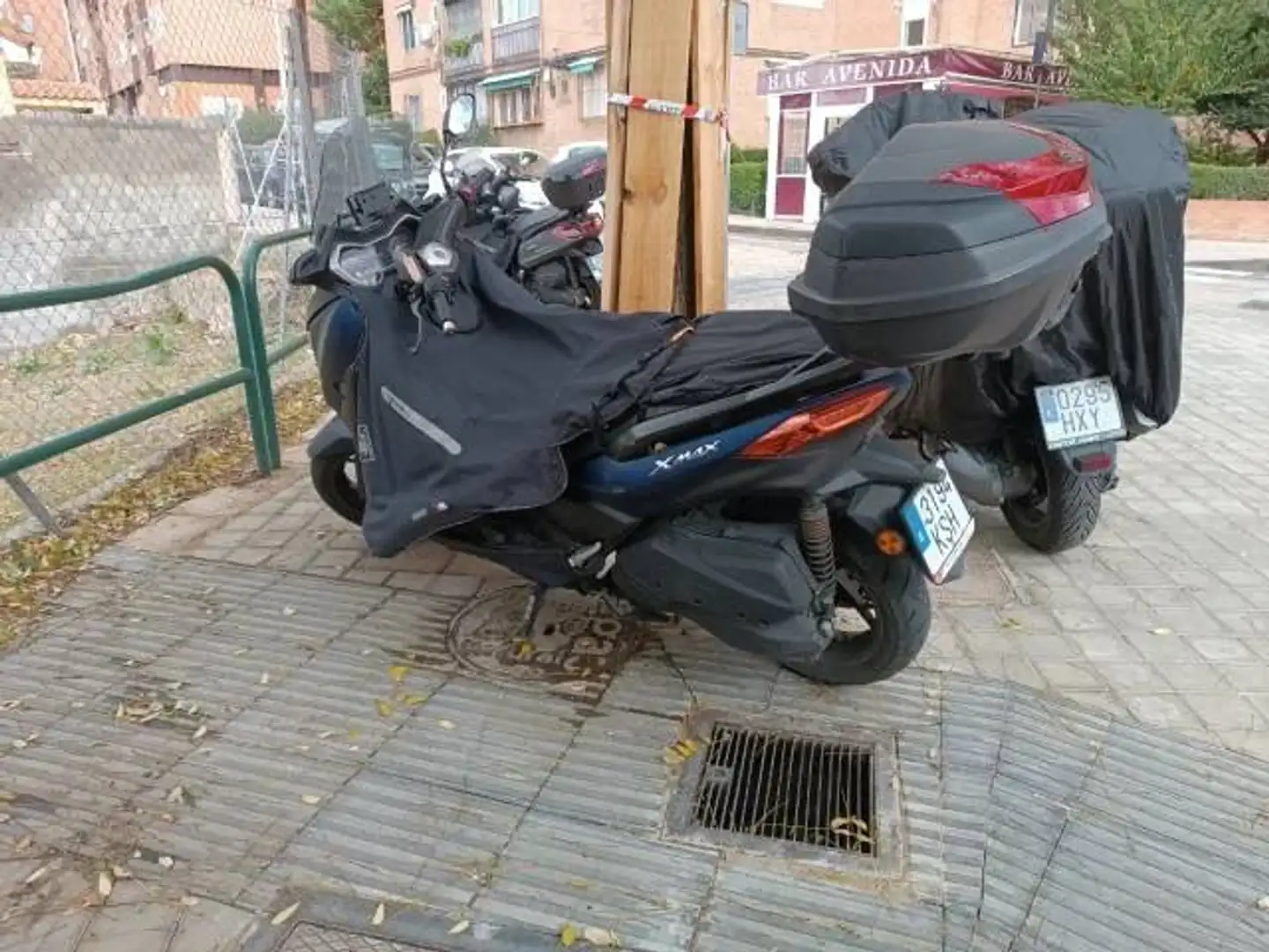 Yamaha X-Max 300 Azul - 2