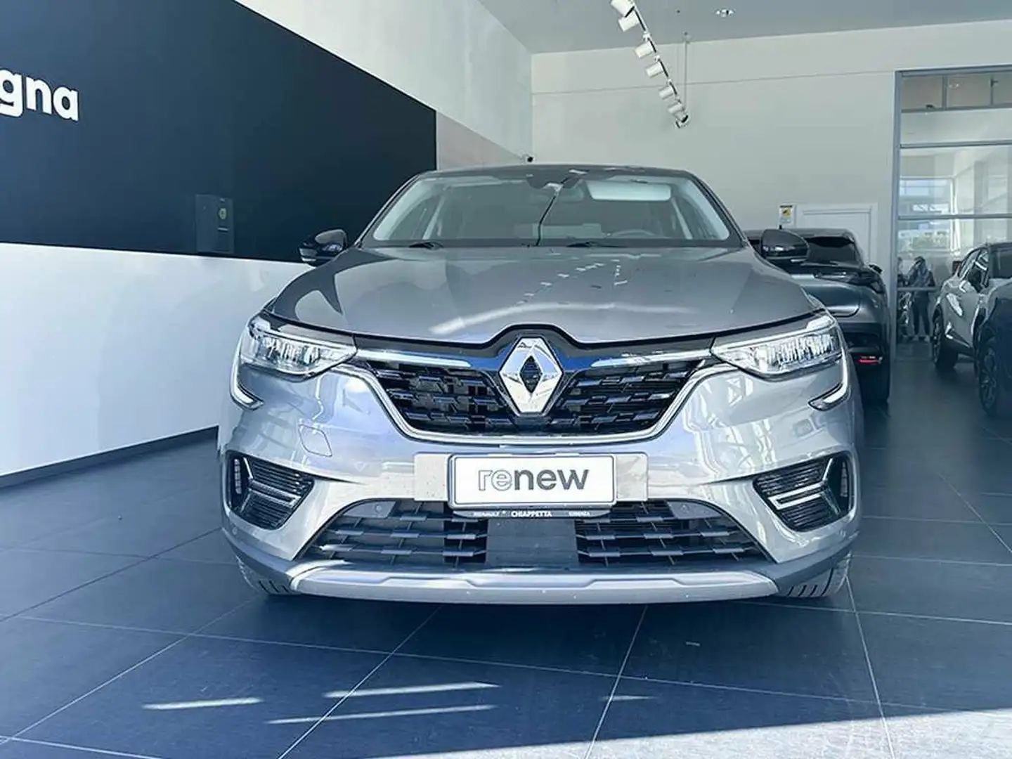 Renault Arkana 1.6 e-tech hybrid intens 145cv Grigio - 2