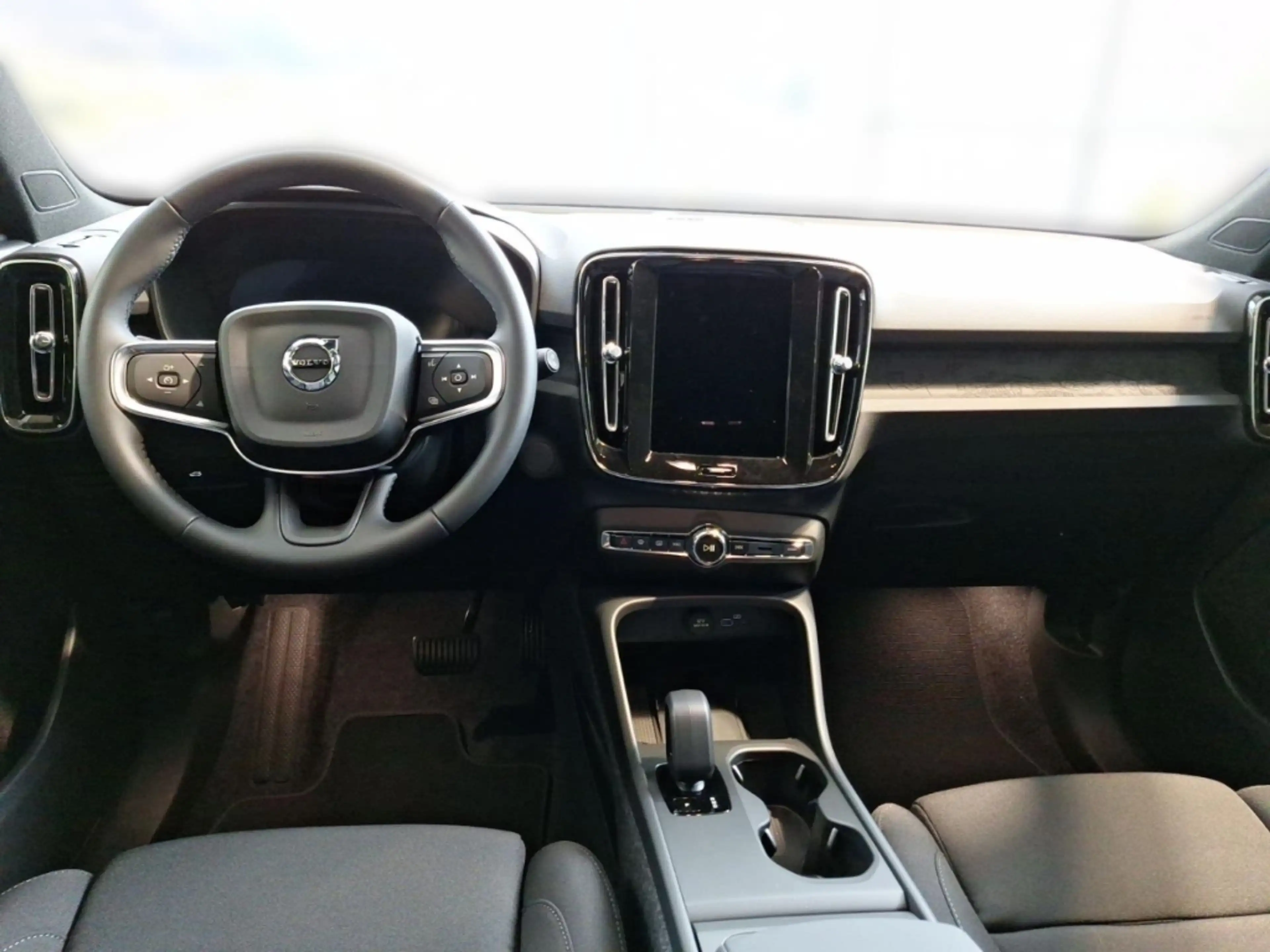 Volvo EX40 Single Motor Ext. Range Plus Dark - 360Grad ACC — photo 10