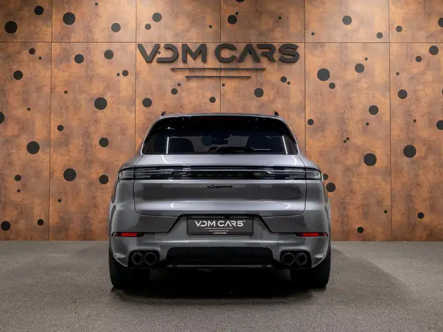 Porsche Cayenne view 4