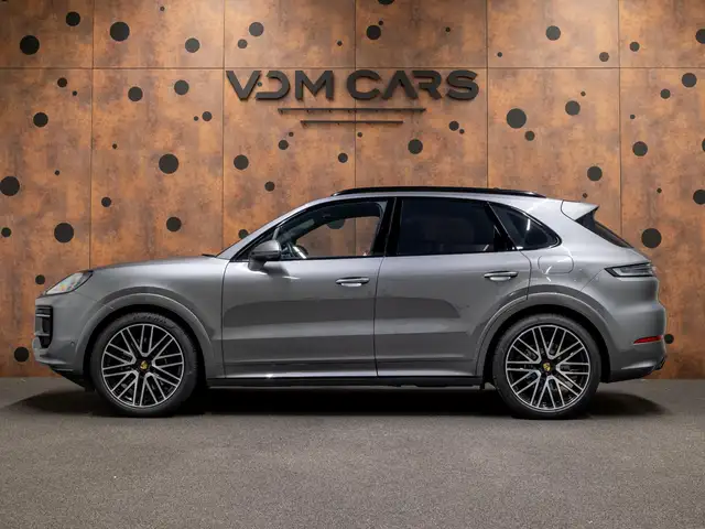 Porsche Cayenne view 2