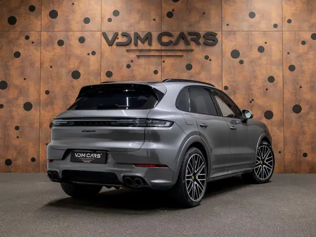 Porsche Cayenne view 5
