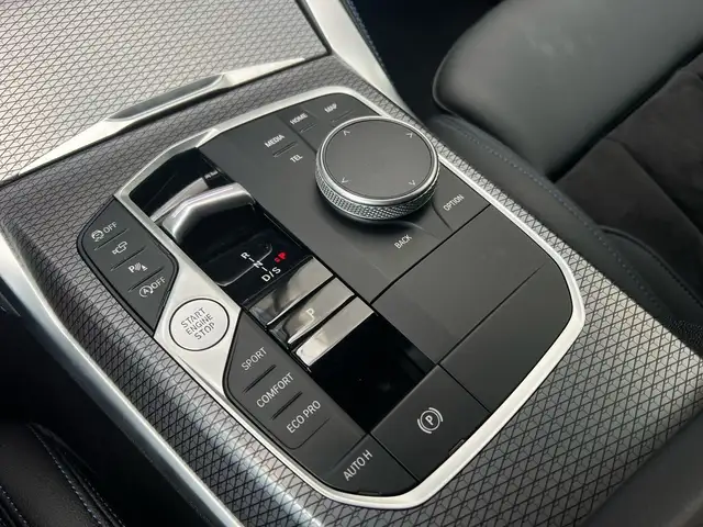 BMW 4 Series view 9