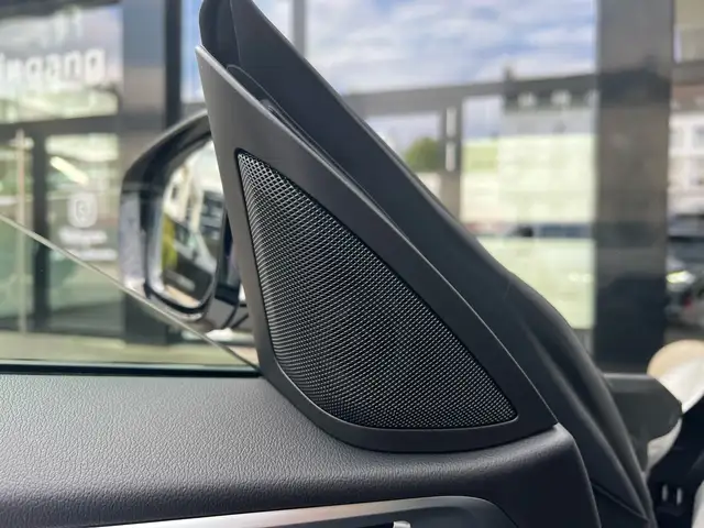 BMW 4 Series view 18