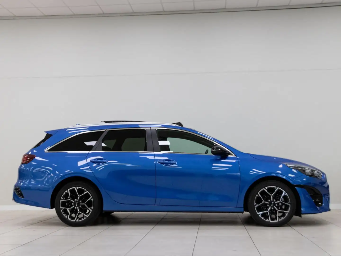 Kia Ceed / cee'd Tourer 1.5 MHEV GT-line DCT 140 Azul - 2