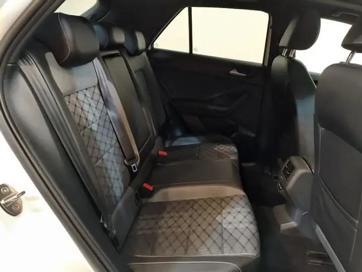 Volkswagen T-Roc 2022, foto 8
