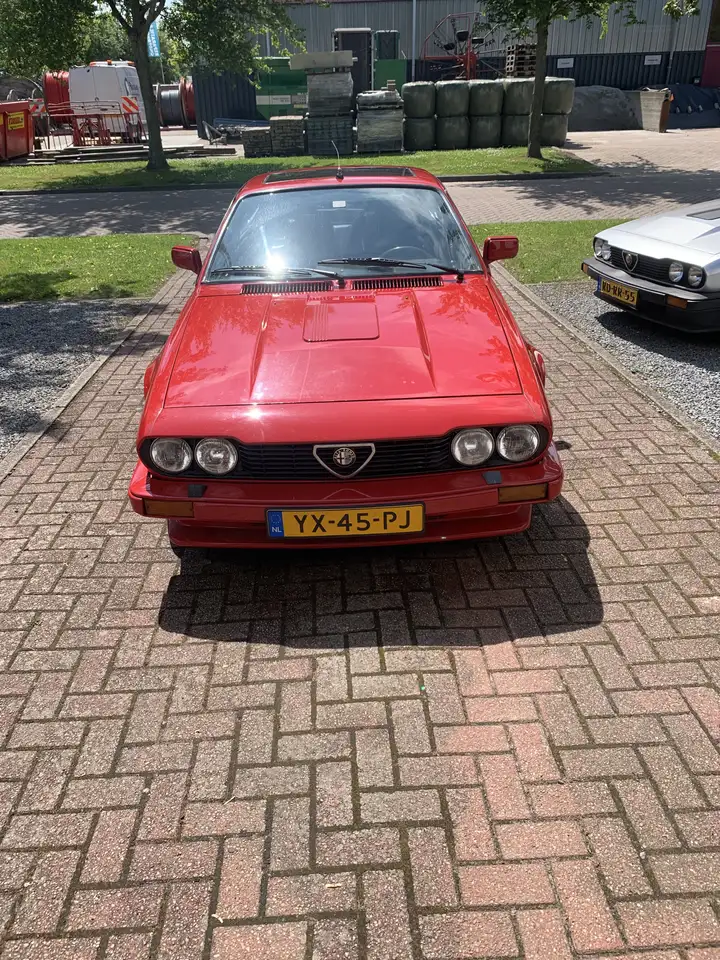 Alfa Romeo Gtv6 3.0, foto 1