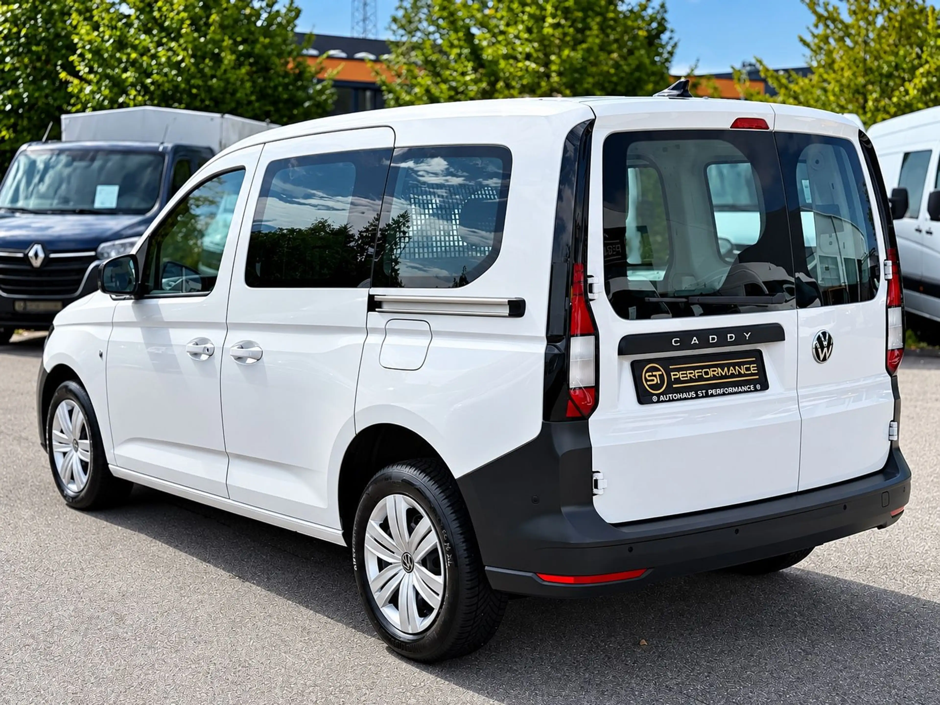 Volkswagen Caddy Cargo DSG KLIMA NAVI ACC STDHZ 1HAND SHZ — photo 6