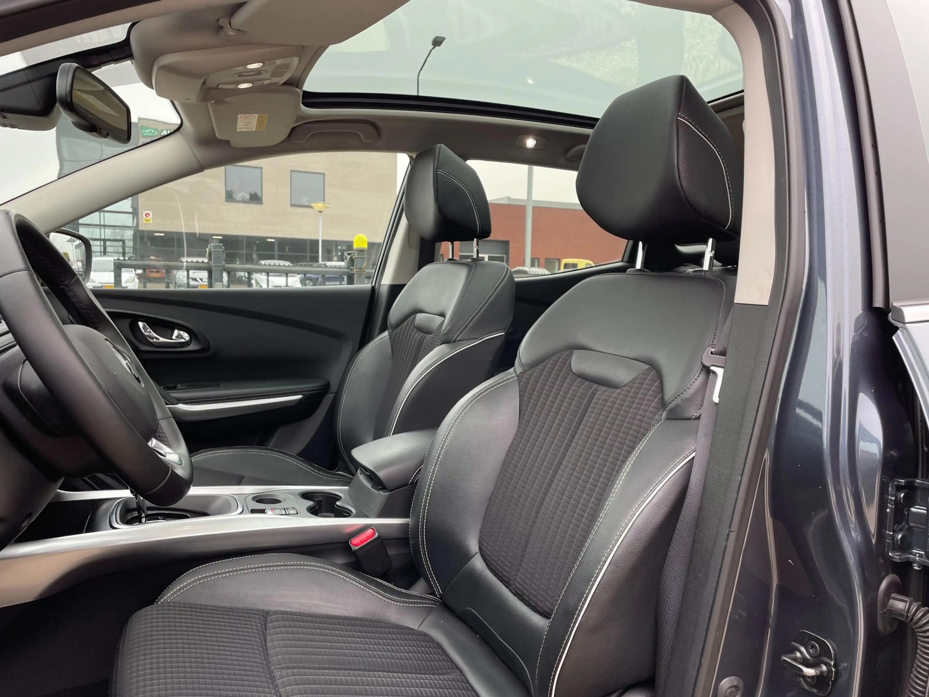 Renault Kadjar 1.2 TCe Bose AUTOMAAT, Panorama, 19 inch, LED — photo 17