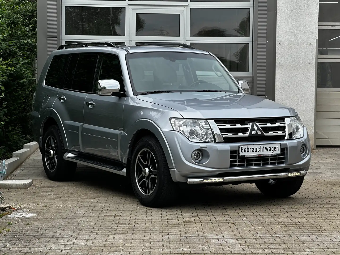 Mitsubishi Pajero 3.2 DI-D Edition 30 (5-trg.) Argent - 1