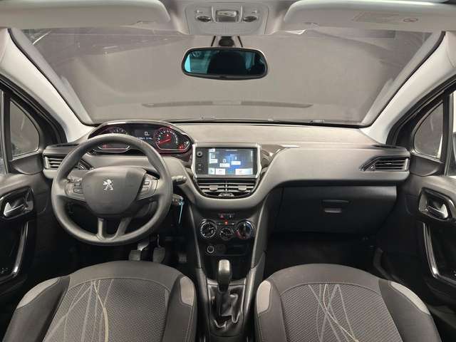 Peugeot 208 — photo 9