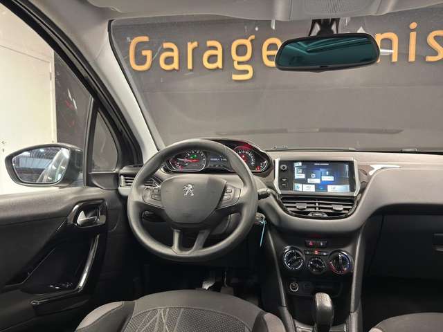 Peugeot 208 — photo 10