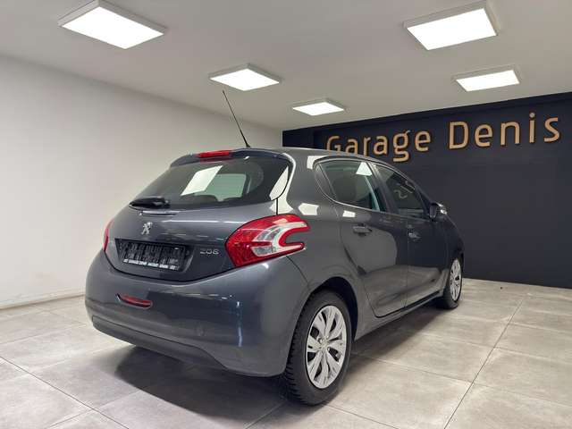Peugeot 208 — photo 6