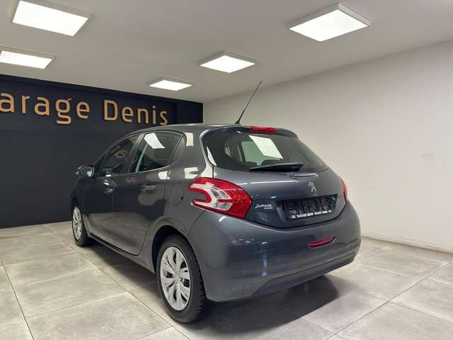 Peugeot 208 — photo 8