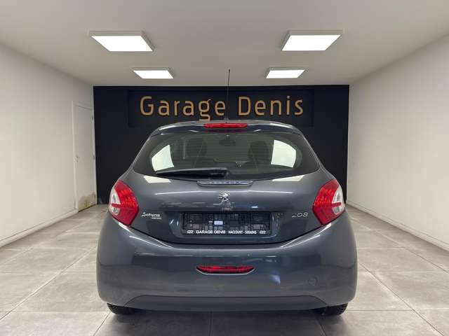 Peugeot 208 — photo 7