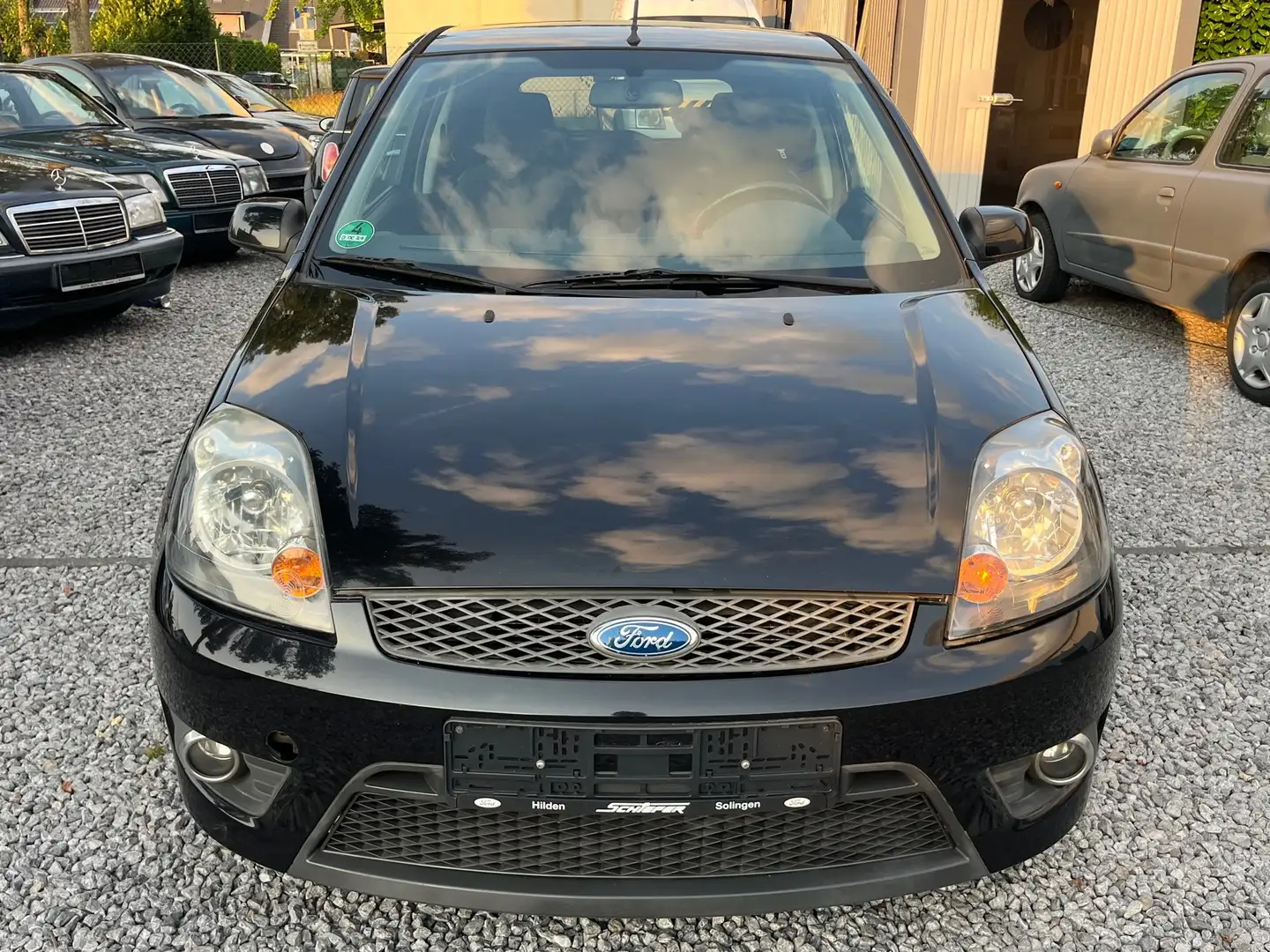 Ford Fiesta 1.3 Fun X Klima, TÜV neu... Schwarz - 1