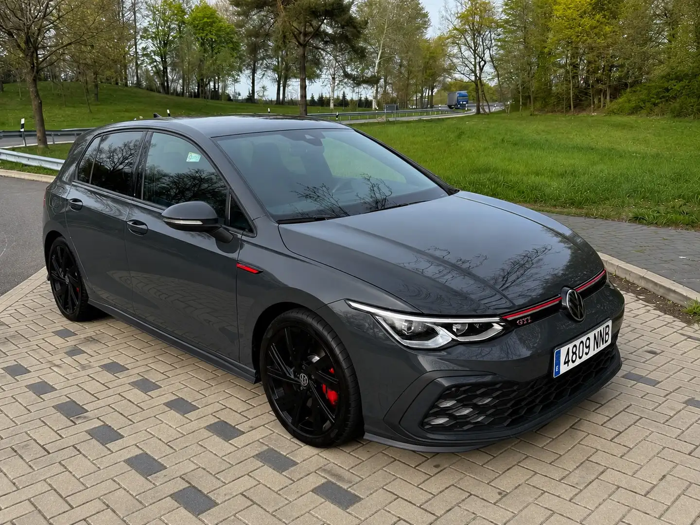 Volkswagen Golf GTI 2.0 TSI DSG 180kW - 1