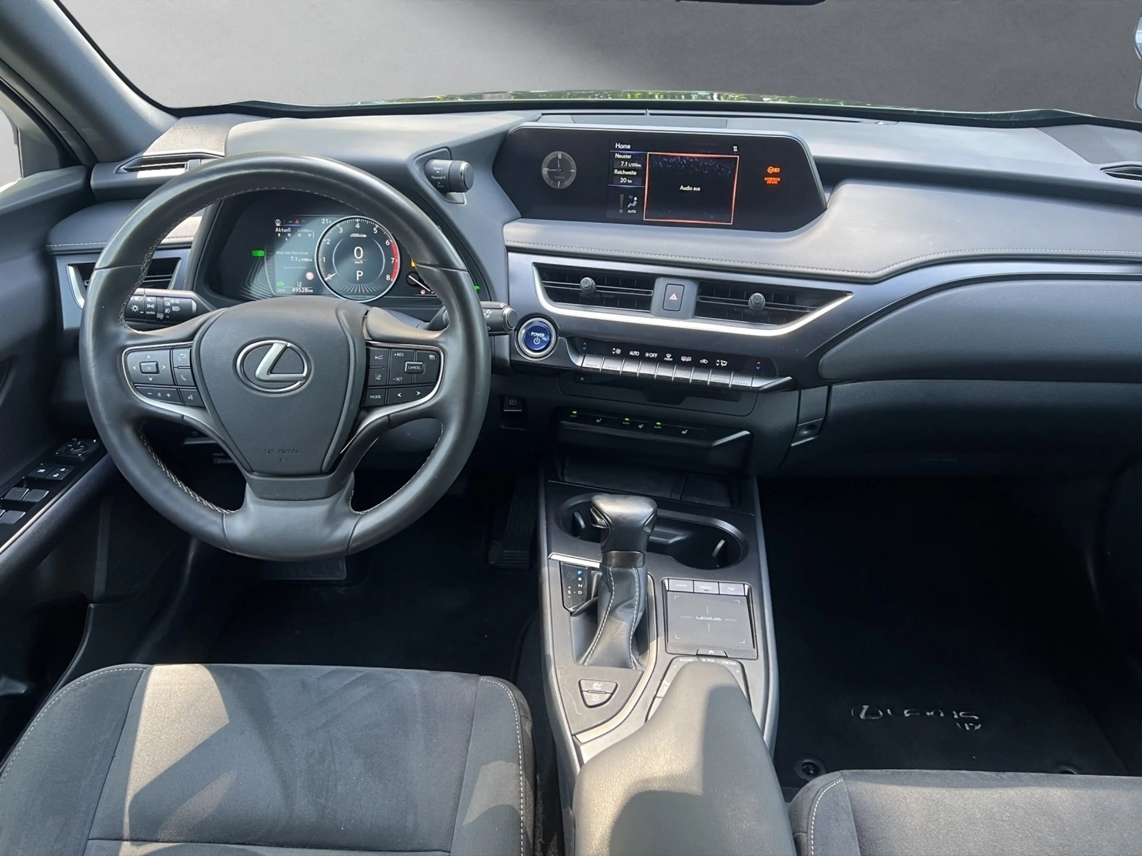 Lexus UX 250h 250h+STYLE+ — photo 13