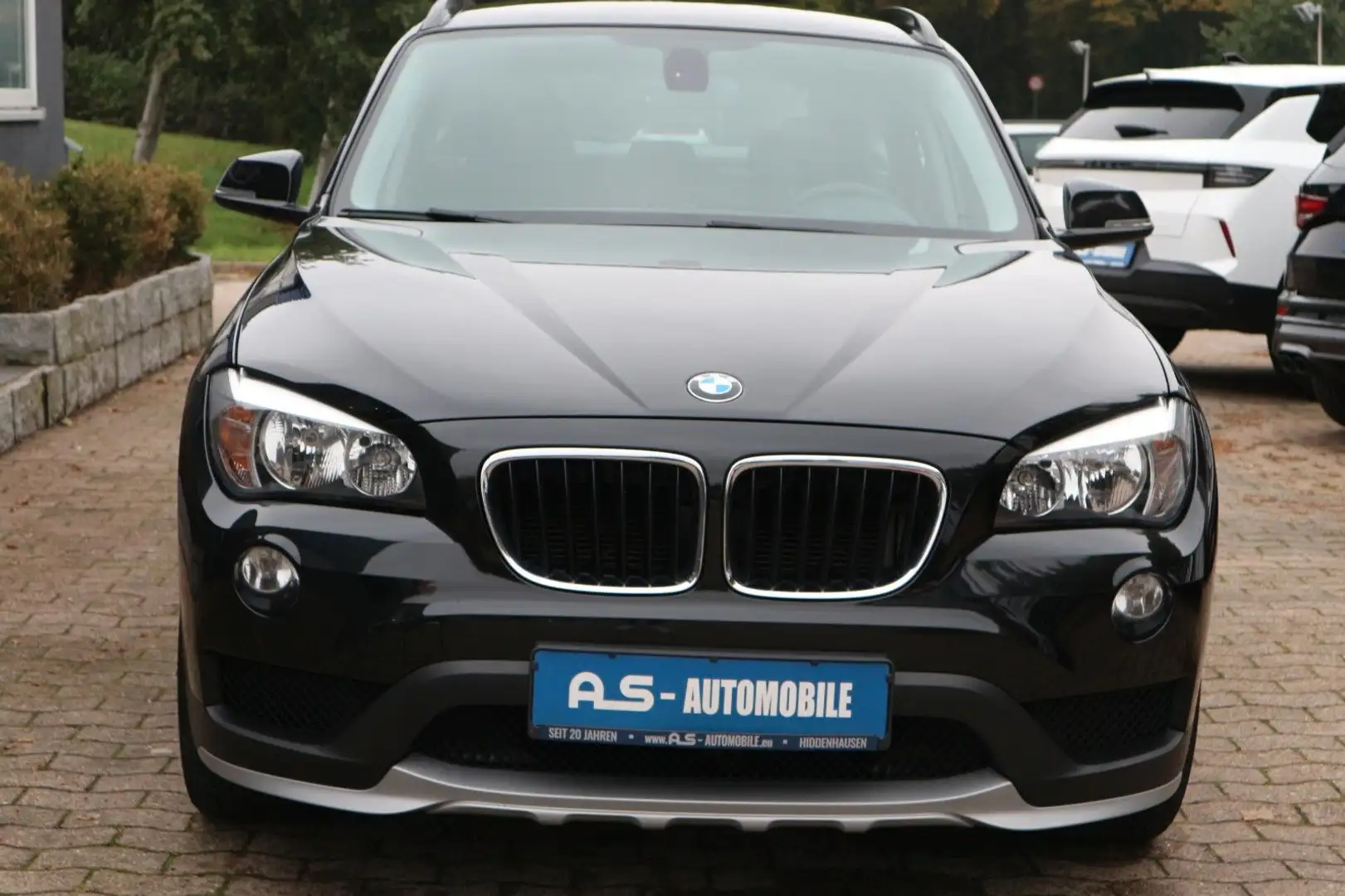 BMW X1 18 d sDrive *2.HAND/NAVI/TEMPO/PDC/KLIMA* Schwarz - 2