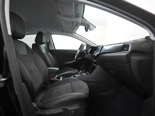 Opel Grandland view 3