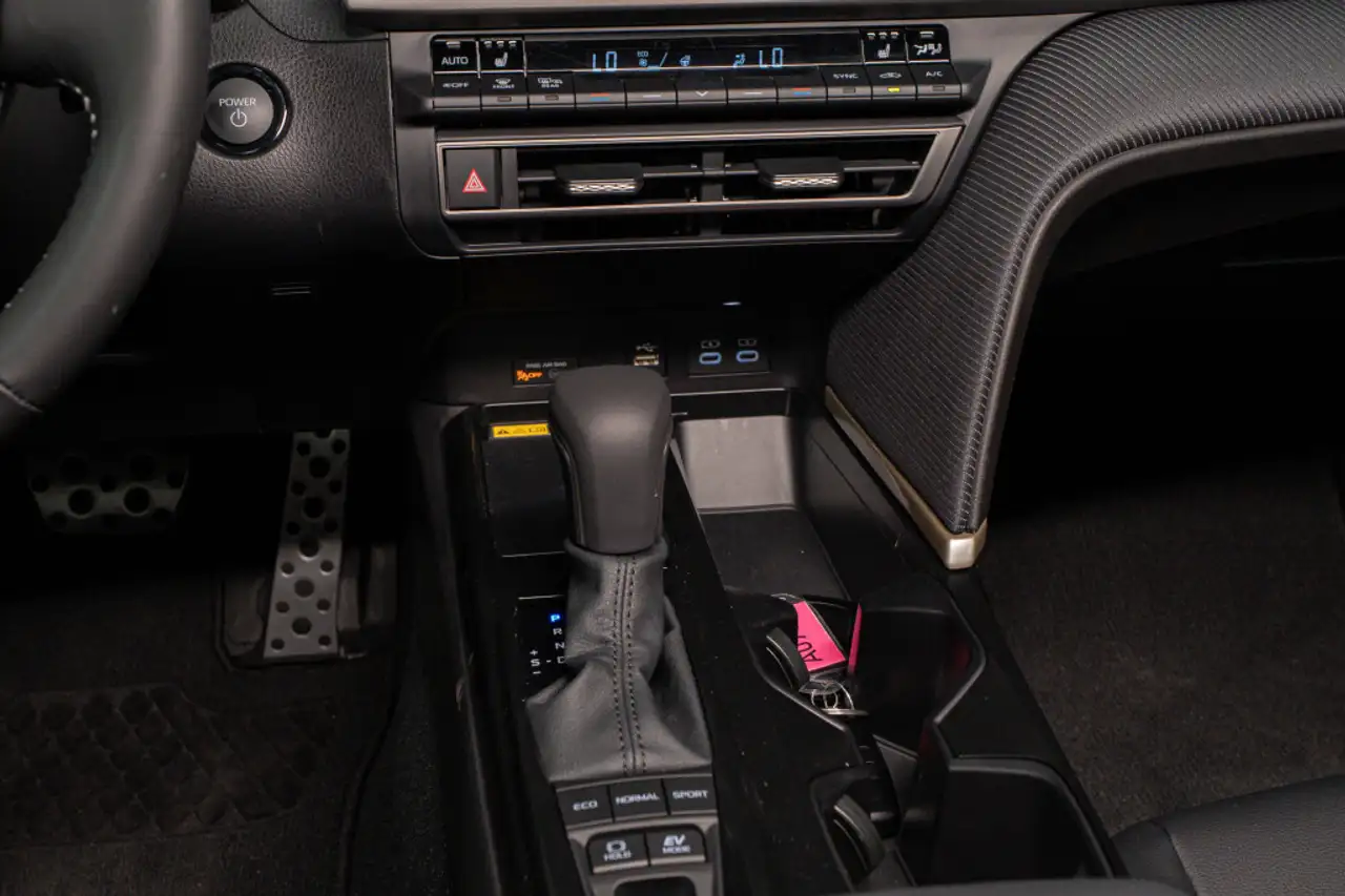 Toyota Camry photo Toyota Camry