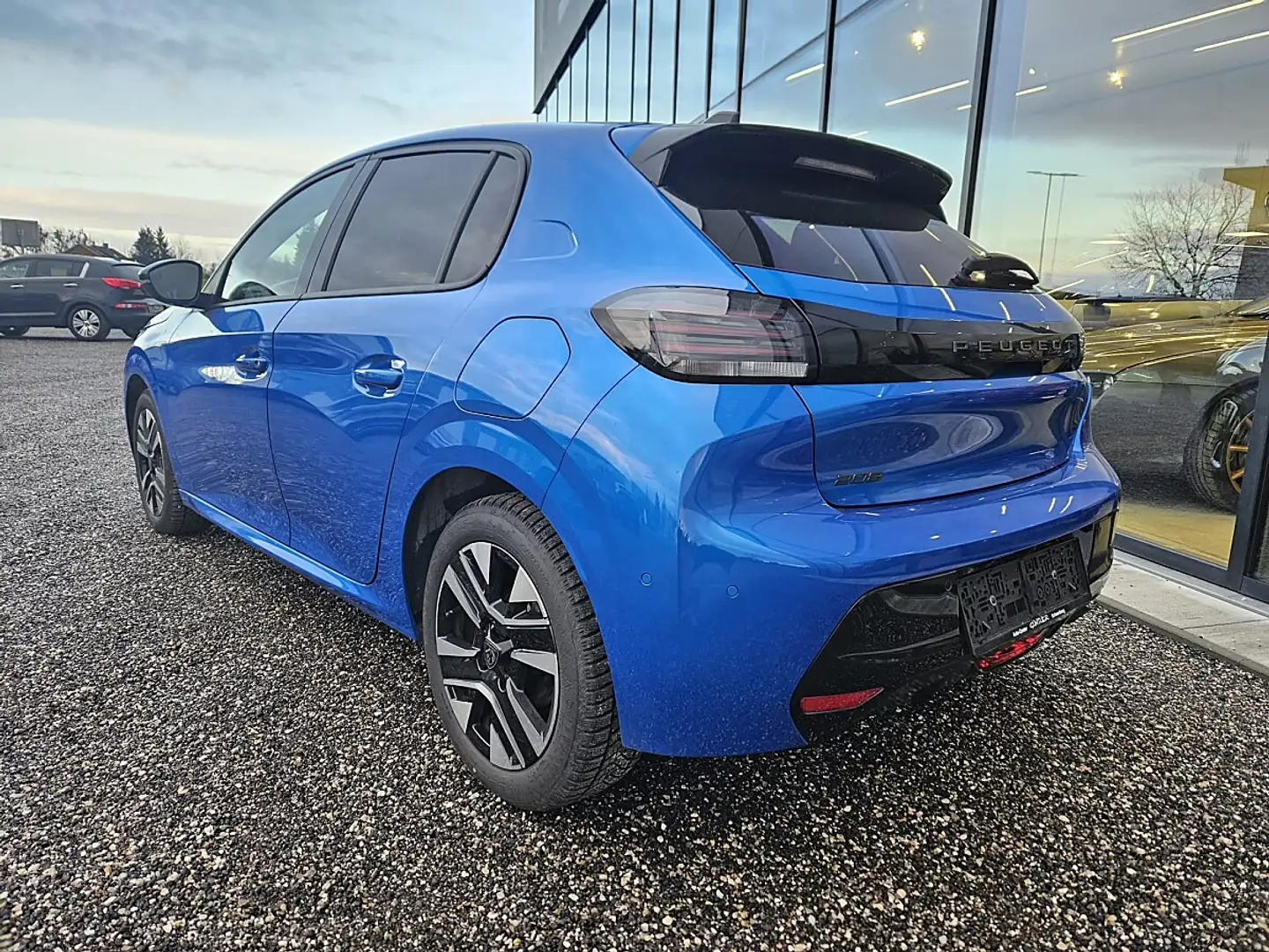 Peugeot 208 PureTech 100 S&S Allure Blau - 2