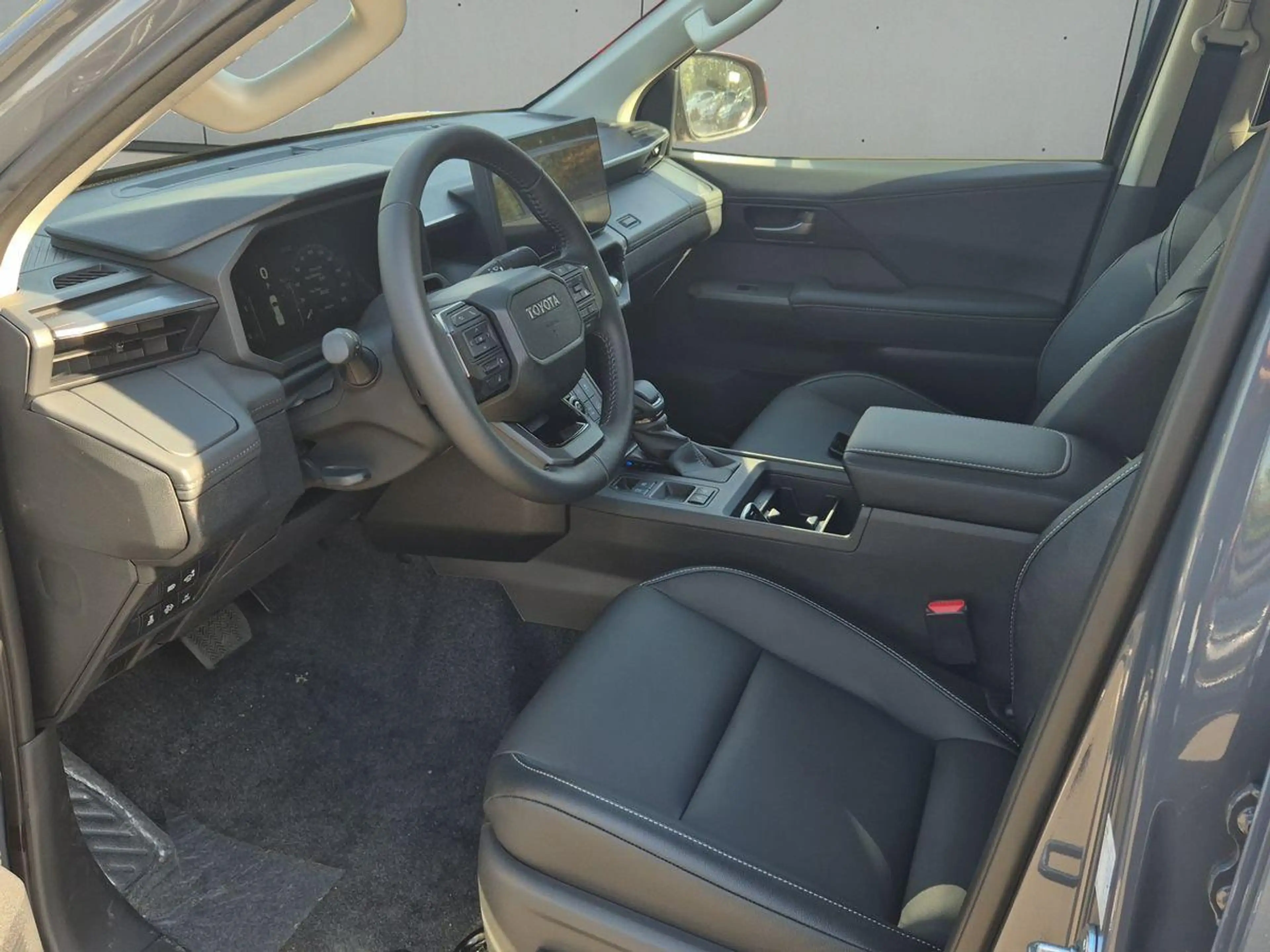 Toyota Hilux NG Hilux Double Cab 2,8 Mild Hybrid Executive — photo 10