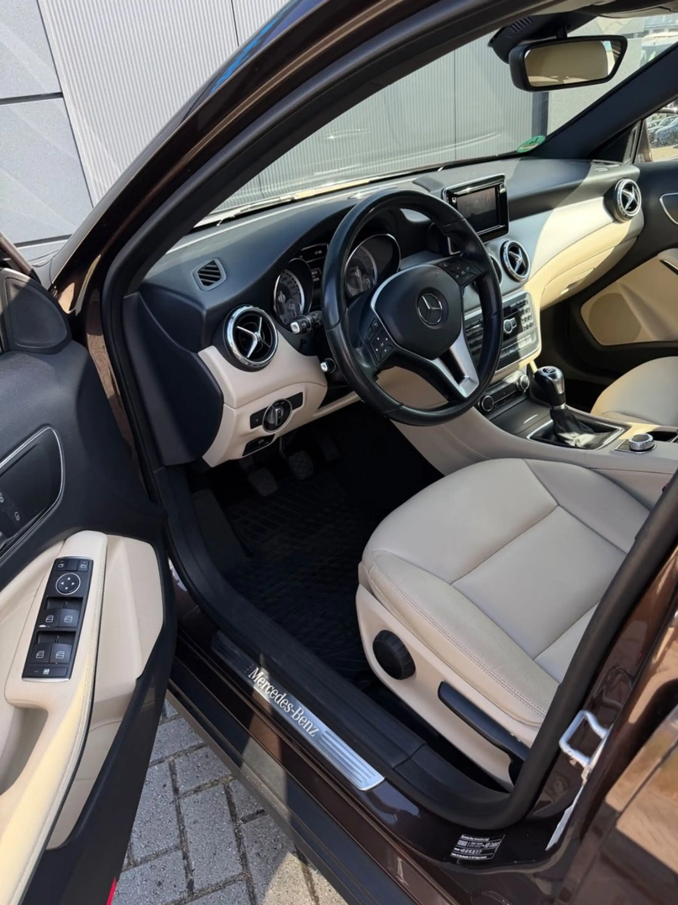 Mercedes-Benz GLA 200 *Navi — photo 10