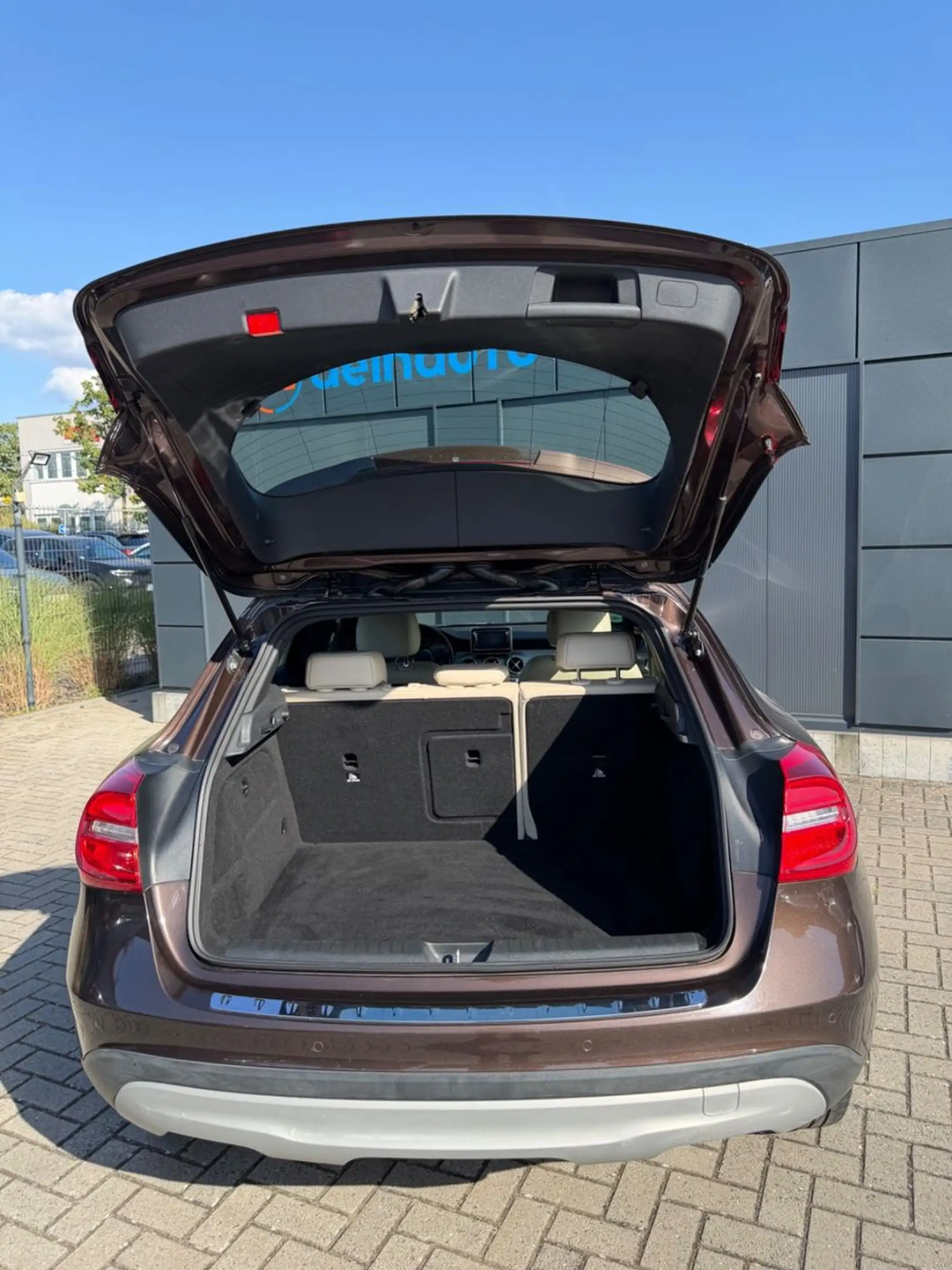 Mercedes-Benz GLA 200 *Navi — photo 9