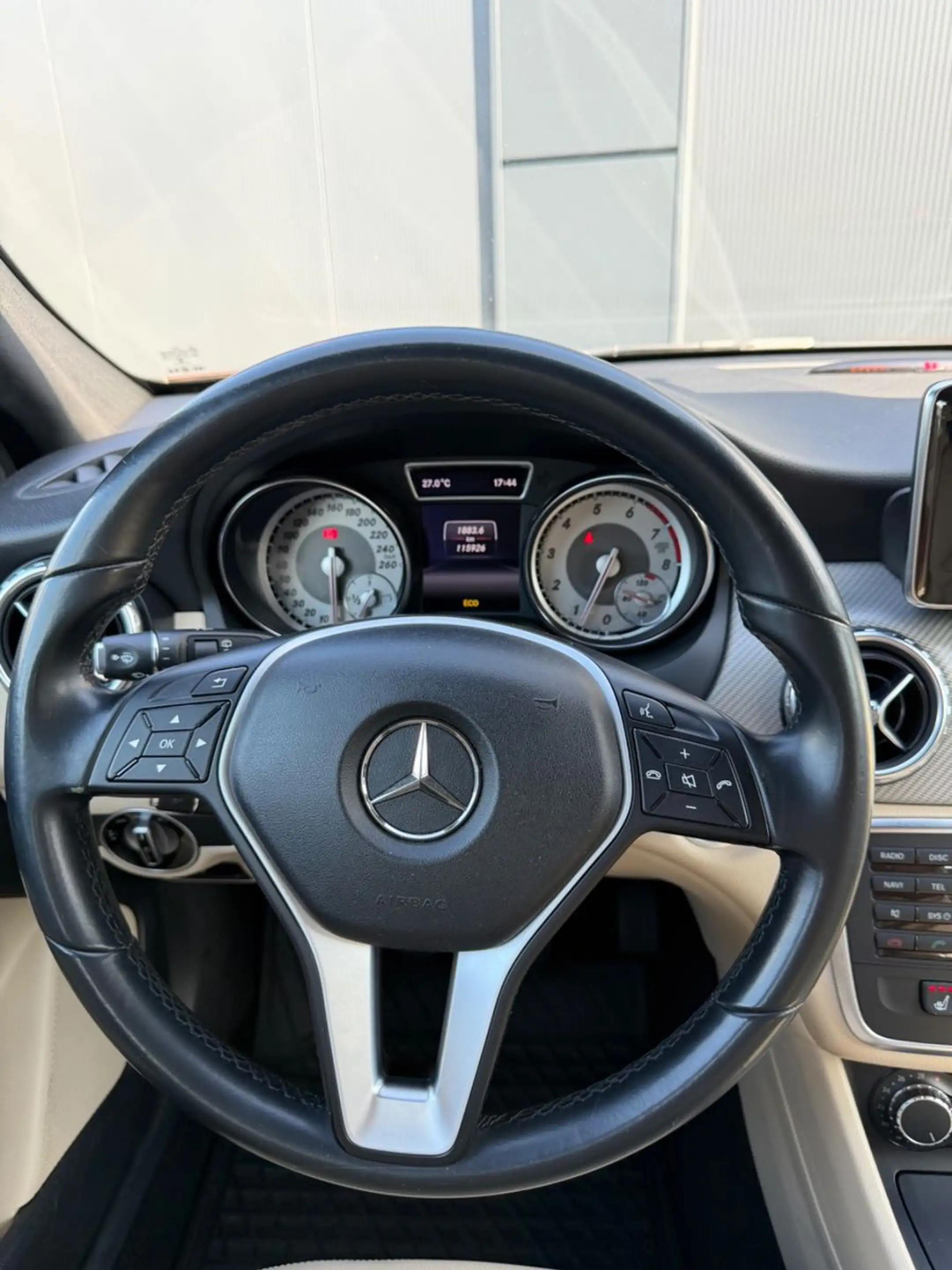 Mercedes-Benz GLA 200 *Navi — photo 15