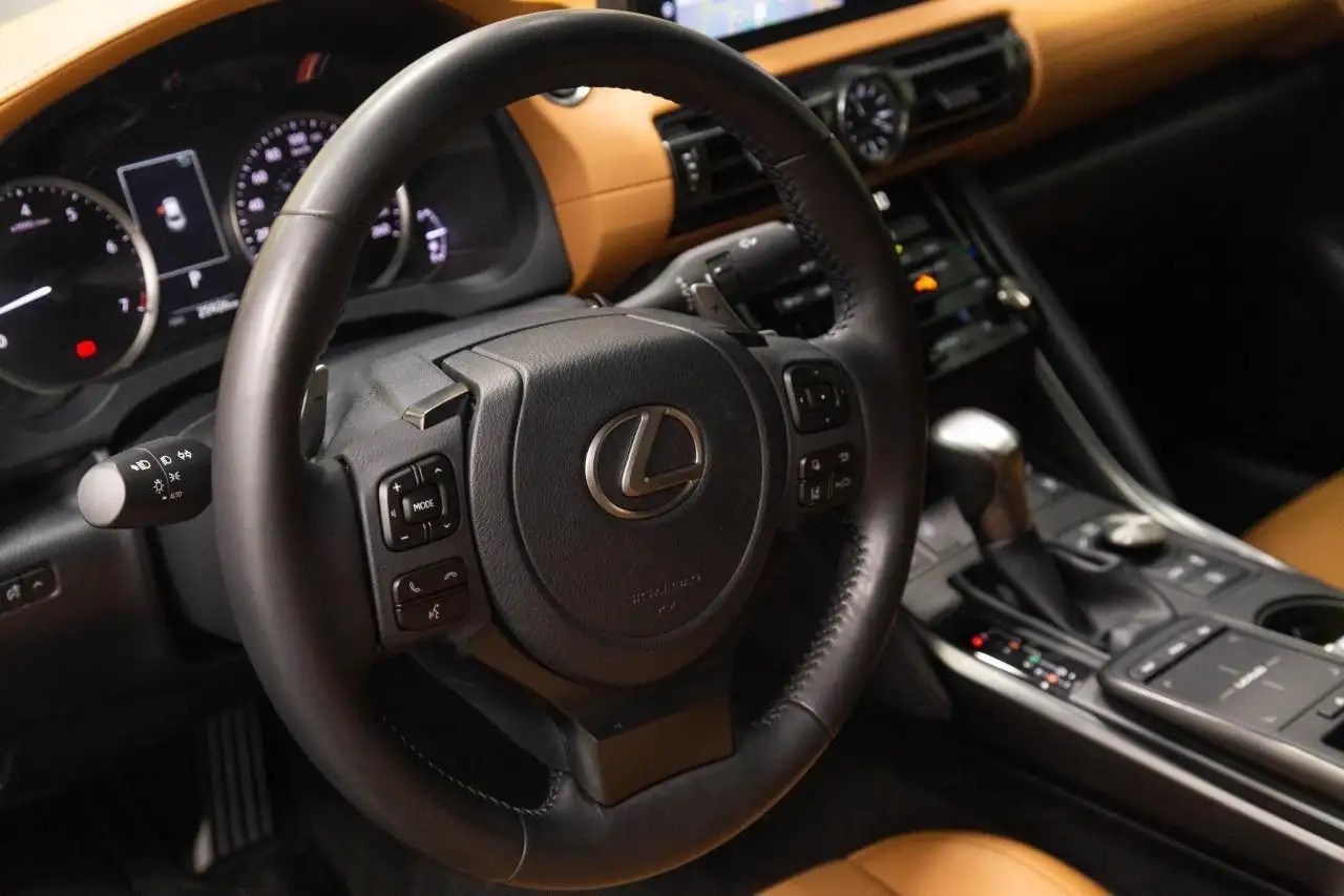 Lexus IS снимка Lexus IS