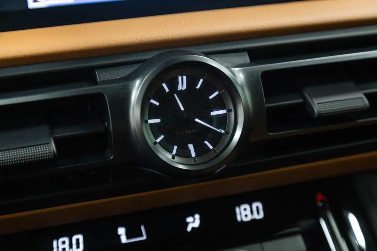 Lexus IS снимка Lexus IS