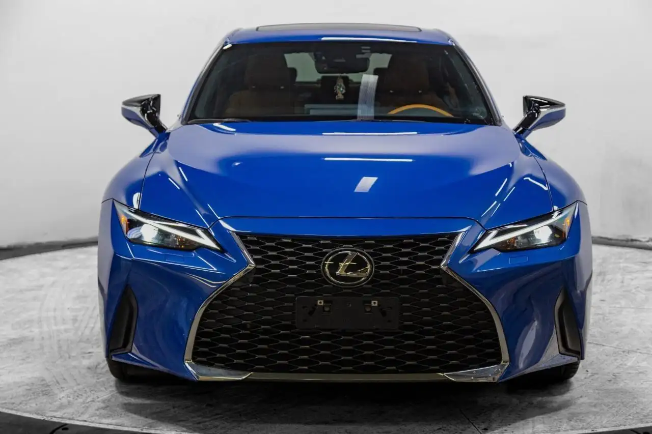 Lexus IS снимка Lexus IS