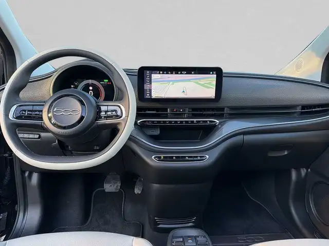 Fiat 500e view 7