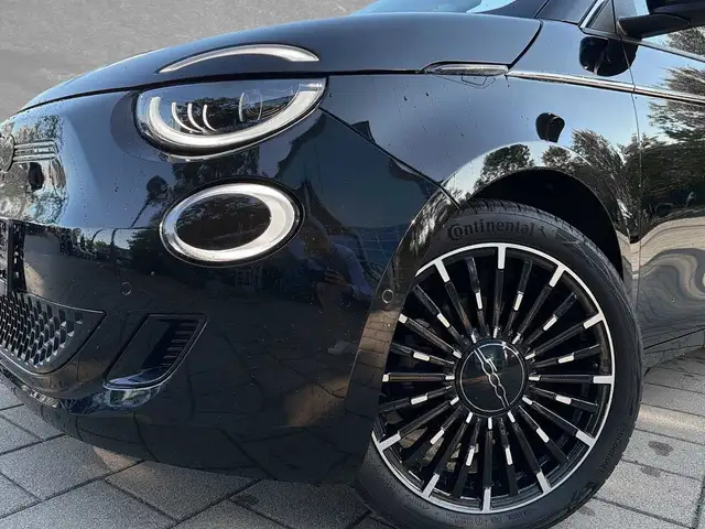 Fiat 500e view 13