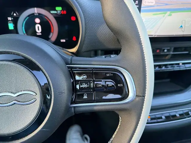 Fiat 500e view 14