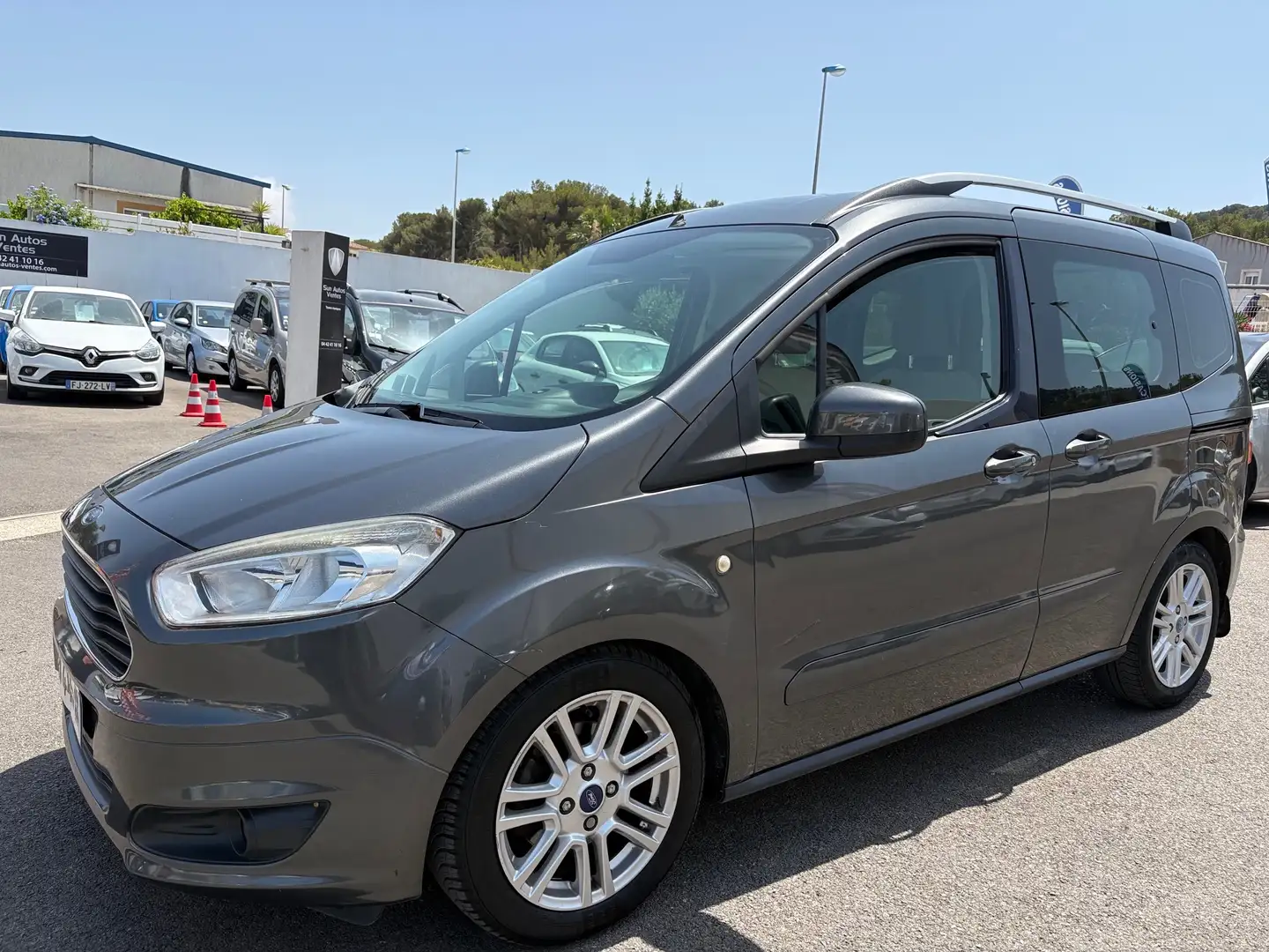 Ford Tourneo Courier 1.5 TDCi 95 Titanium Gris - 1